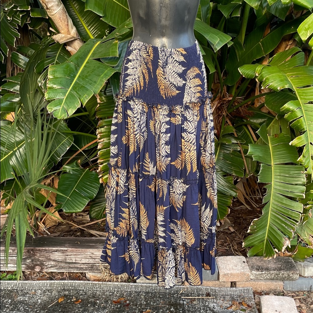 Smocked drop waste full mid/axis skirt